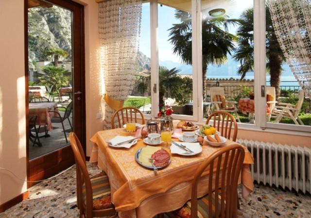 Hotel Susy Limone sul Garda Exterior photo